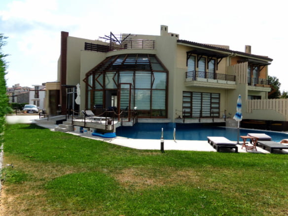 فيلا للبيع في اسطنبول سيليفري